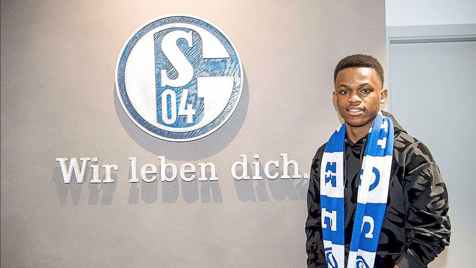 通过周天成 通过周天成